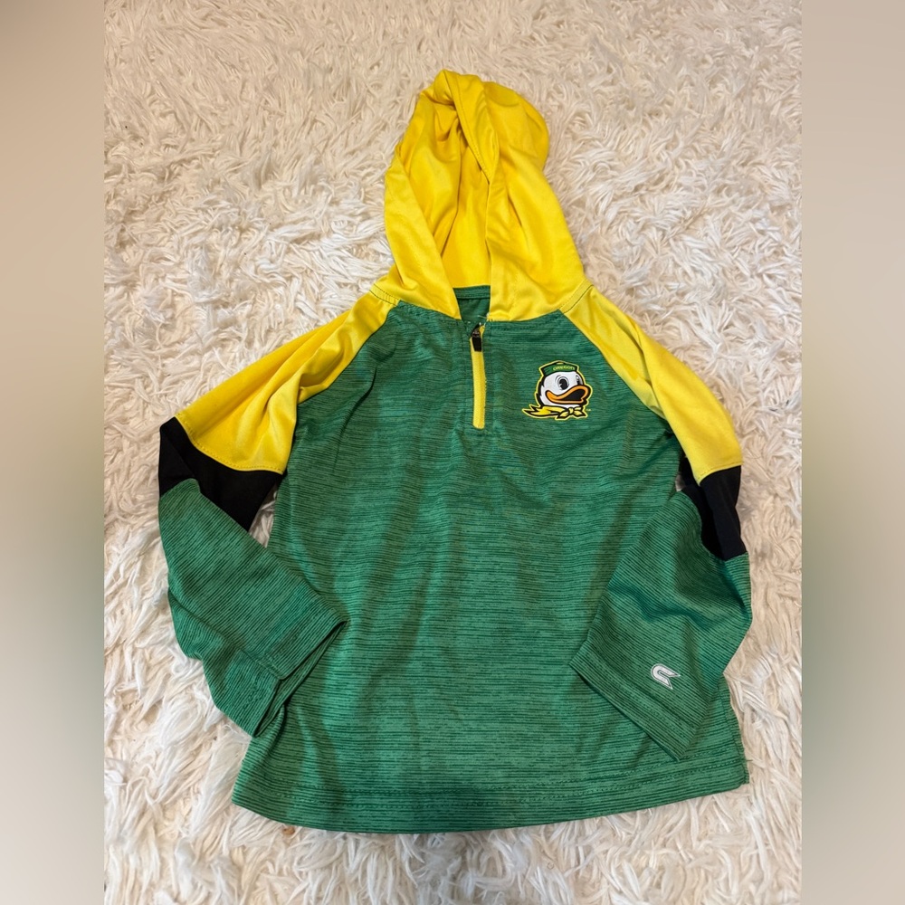 Colosseum Kids Green and Yellow Hooded Pullover with Team Logo